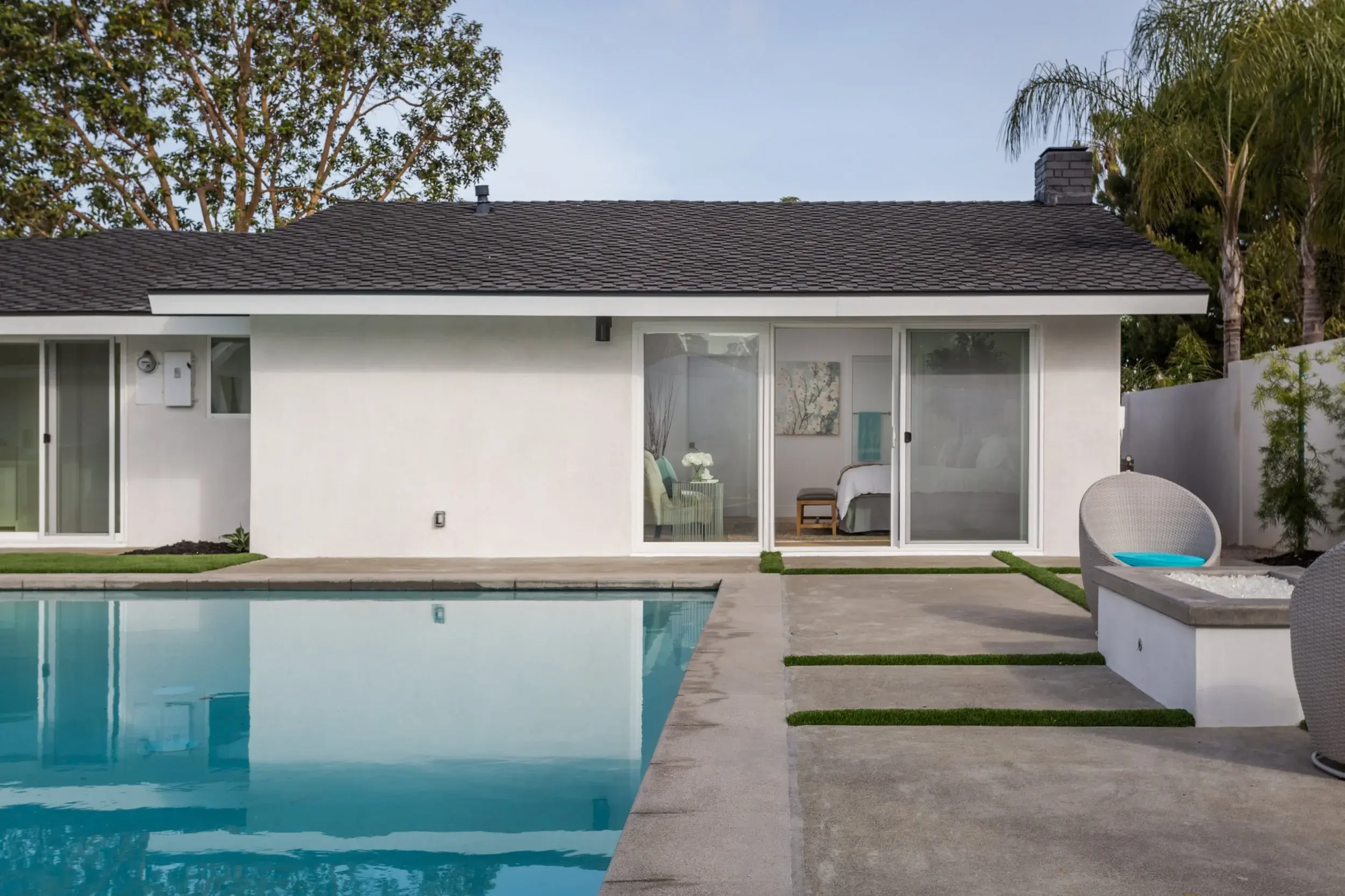 Copy of 2048 Commodore Rd-17