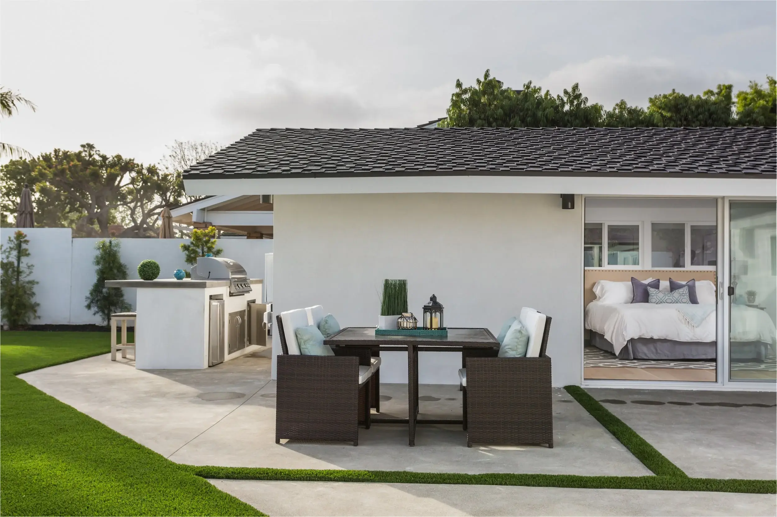 Copy of 2048 Commodore Rd-25