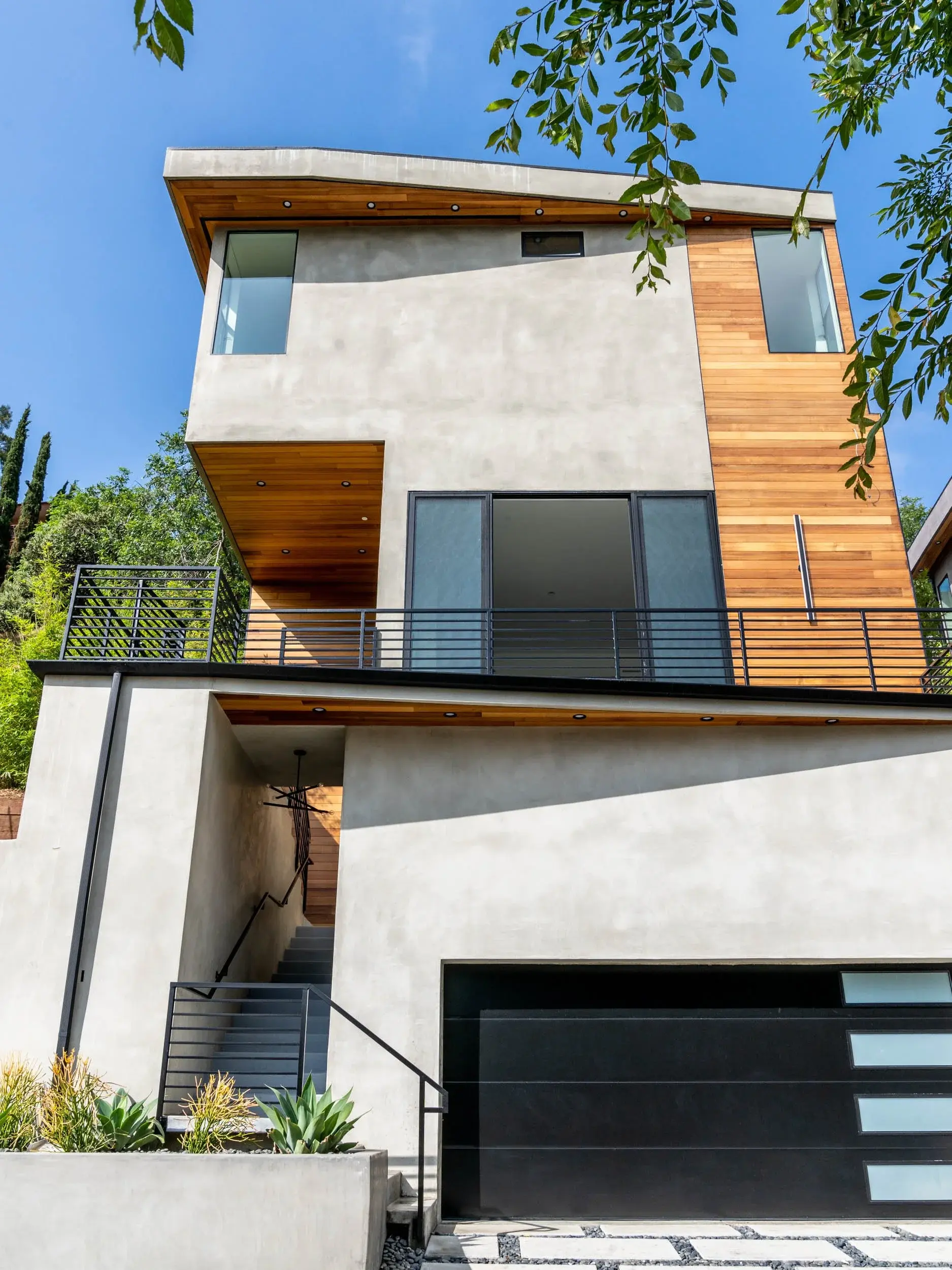 3949 Glenalbyn Dr