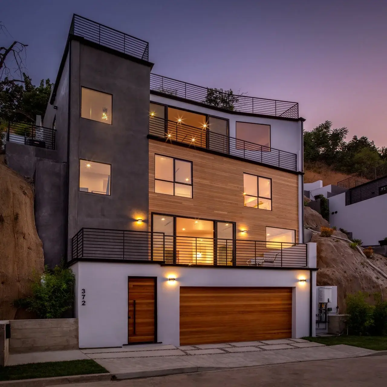 372 Ave 44