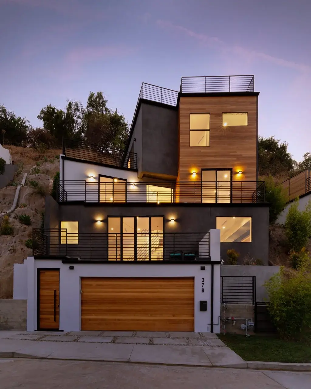 378 W Ave 44