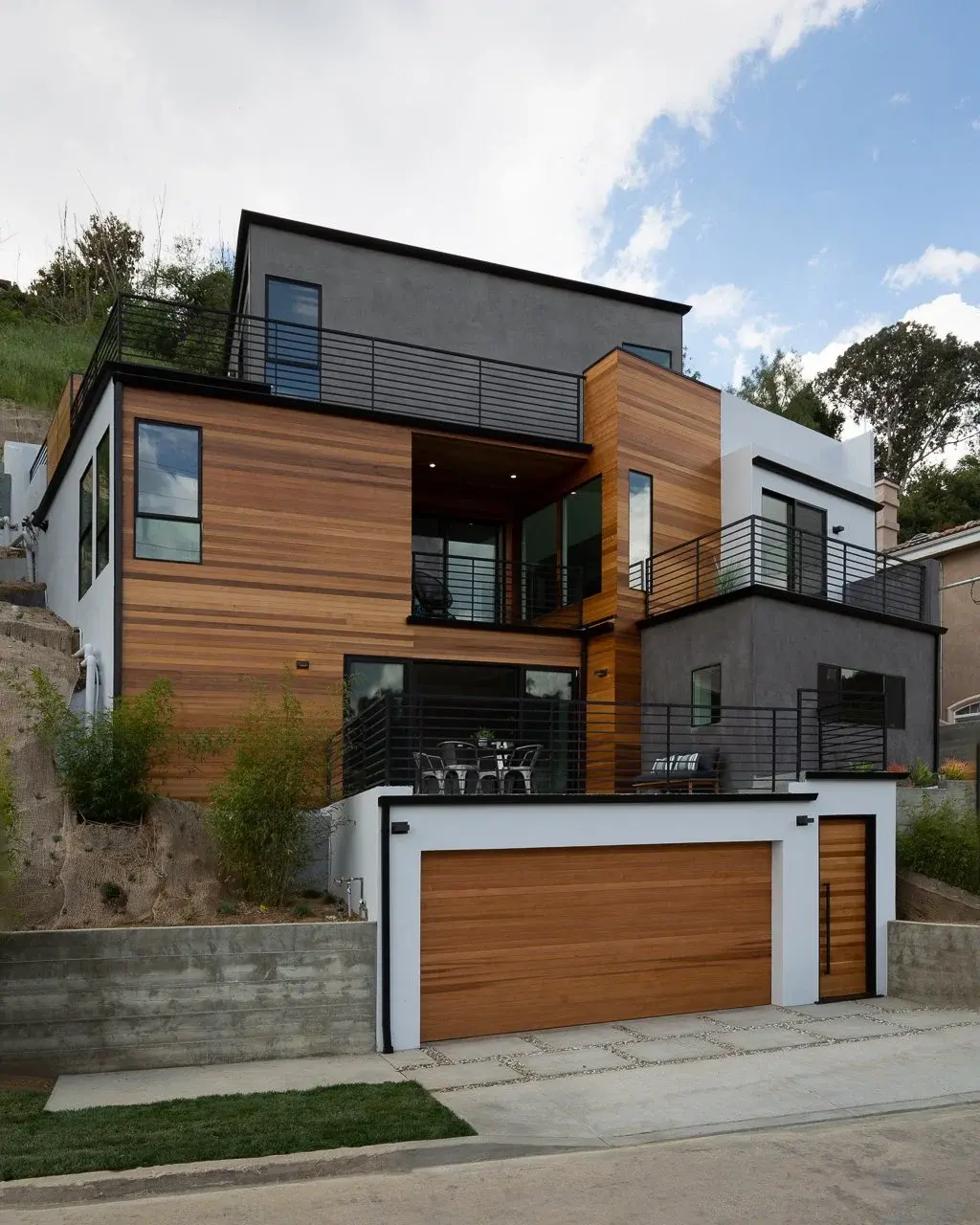 384 W Ave 44