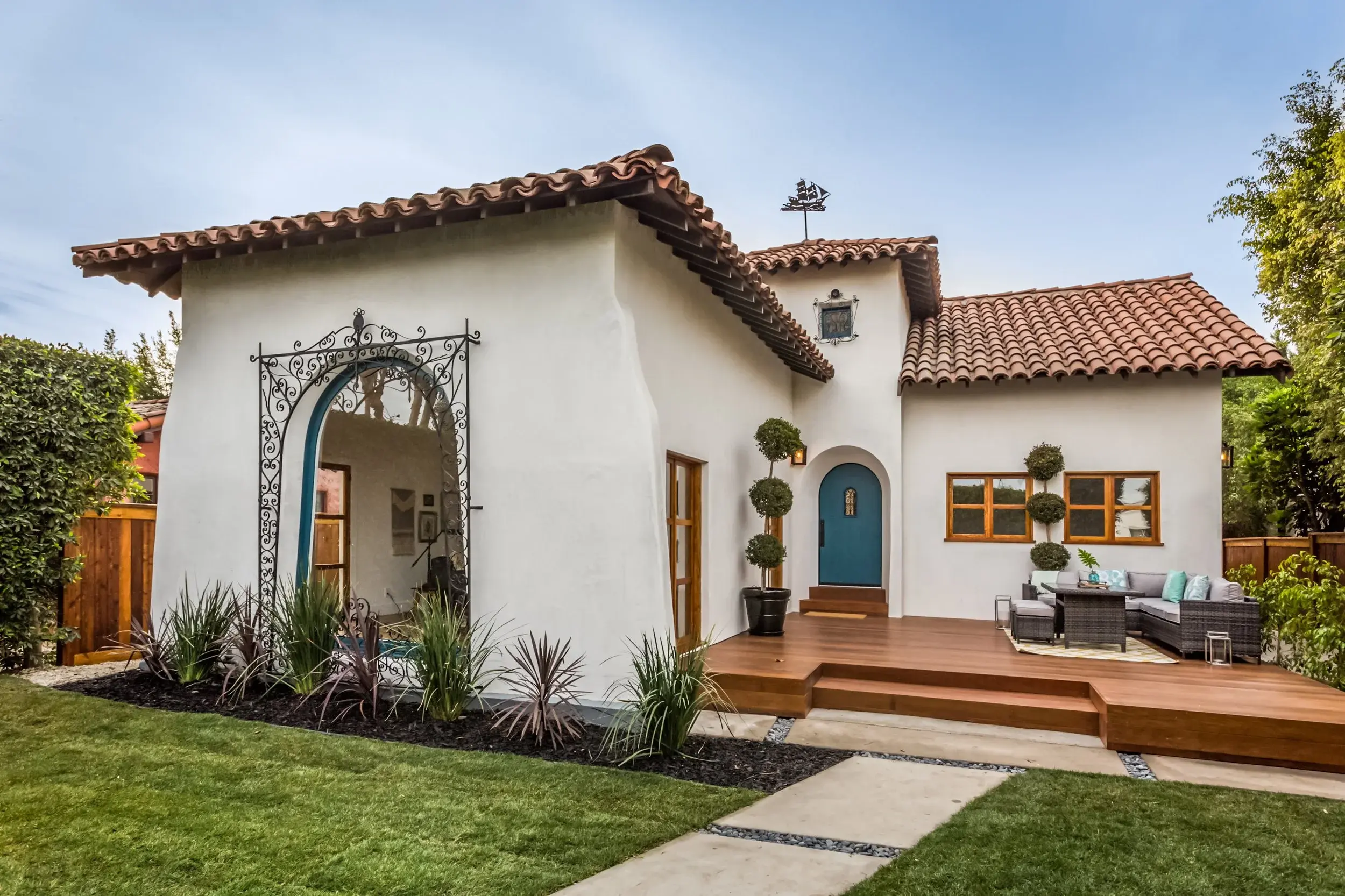 455 Crescent Heights